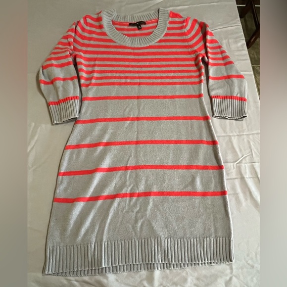 Derek Heart sweater dress with 3/4 sleeve. - Picture 3 of 4